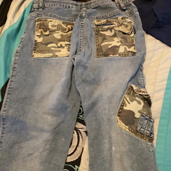 Size 9/10 - Picture 2 of 3